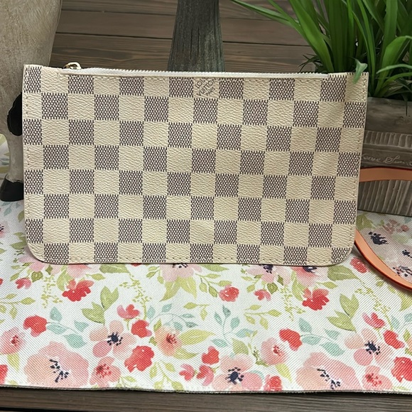 Handbags - Thin Wristlet
